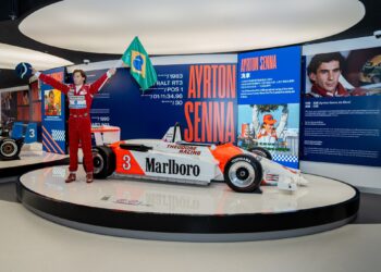 وفود مؤتمر FIA ماكاو 2025 تستكشف تاريخ رياضة السيارات بمتحف جائزة ماكاو الكبرى