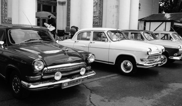 old-cars-AR29122021